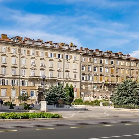 Art Teatro Appartement Rijeka